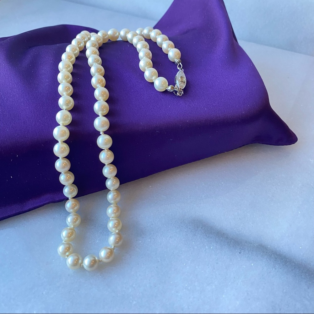 18” Classy Faux Simulated Pearl Necklace
